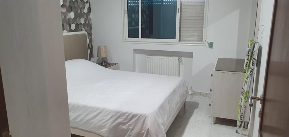 Apartment Superb & Modern At Berges 2 Close To Tunisia Mall *